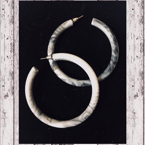 Jewelry - Marbleized Hoop Earrings 🆕